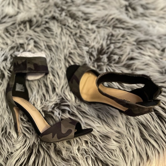 Cami heels - Picture 3 of 3